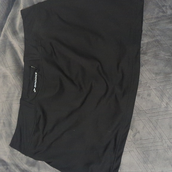 Two Pair of Brooks Women's Running Skorts - Picture 4 of 16
